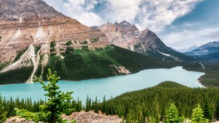 lac dans les rocheuses
